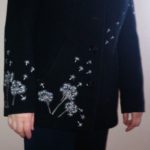 damsky kabát čierny zastavy.com biele vzory